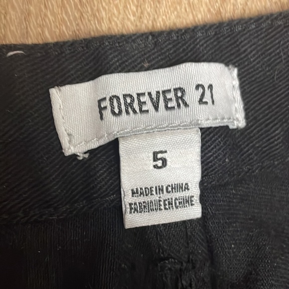 Forever 21 Black ripped Jeans - Picture 3 of 3